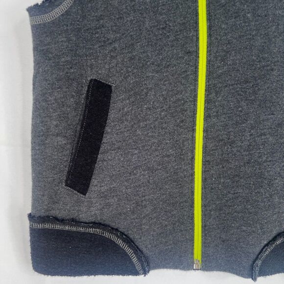 Zumba Wear NWT Dark Gray Black Amor Sleeveless Full Zip Up Fitted Vest Sz Small - Picture 4 of 10